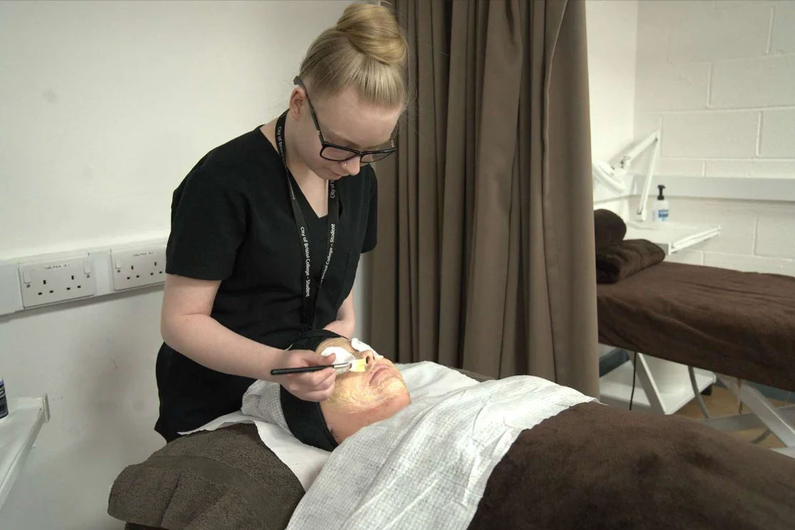 Beauty Therapy Certificate Level 2 for School Leavers
